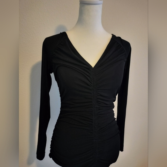 Guess Sexy Ruched Long Sleeve Zipper Back - Picture 1 of 3